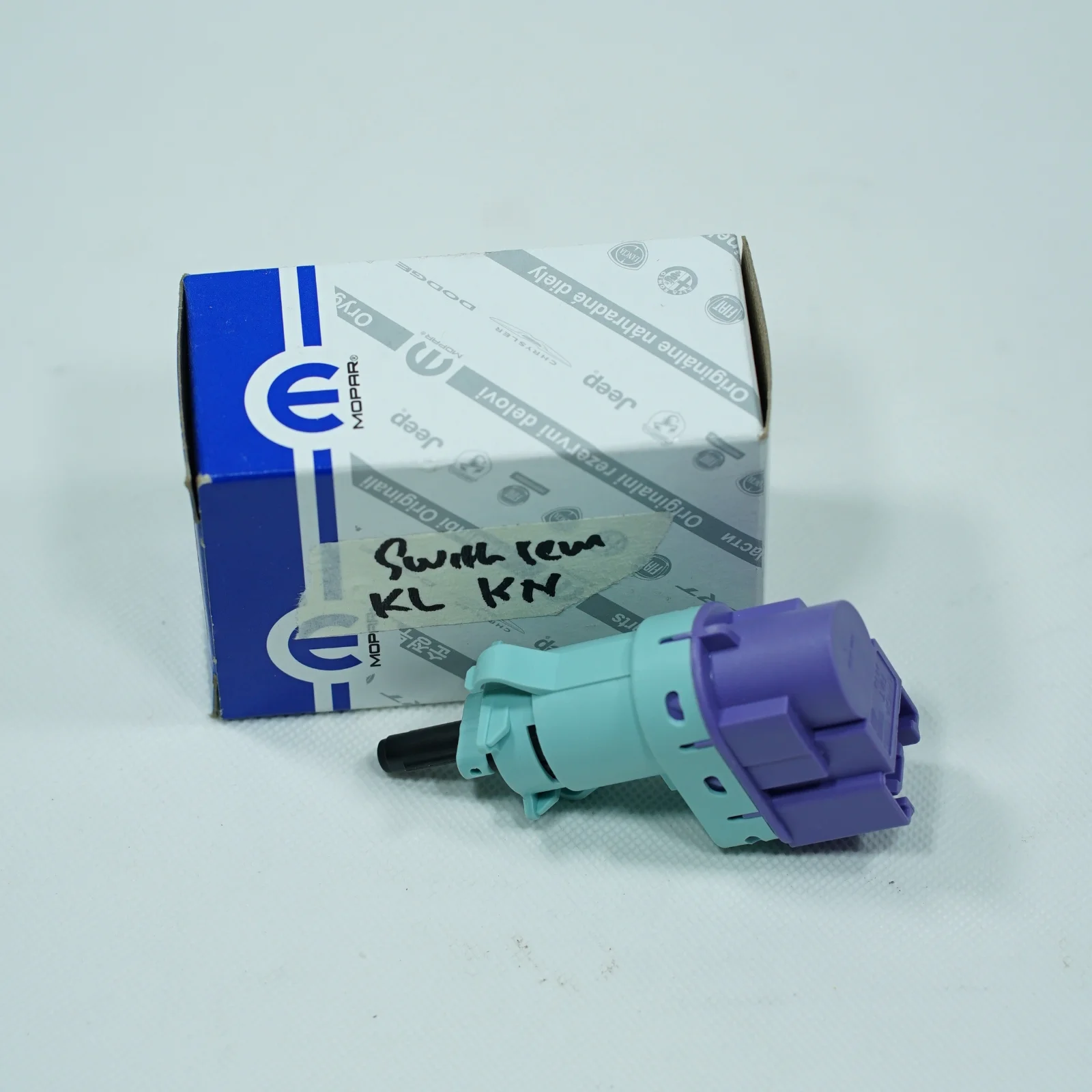 Jual Switch Rem Jeep Cherokee KL Trailhawk 2.4L 2400cc untuk Jeep Cherokee KL 2.4L 2.400cc Harga Murah Original